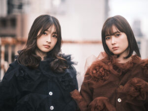 【ihme】 「都市の詩をまとう」——井頭愛海 × 高井千帆が纏う、静かな強さと可憐さのミクスチャー