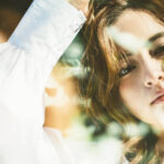 光に溶ける輪郭、記憶のポートレート