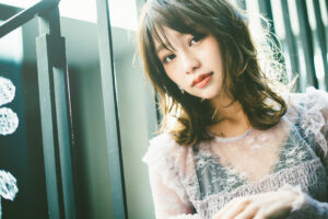 まどろみの中で輝く、ロマンティック・リアリズム