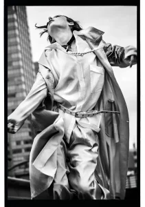 Y’s、写真家マックス・ヴァドゥクル（Max Vadukul）が東京で撮影した2026 S/Sコレクションの最新フォトシリーズ「TOKYO: HELD MOVEMENT」を公開